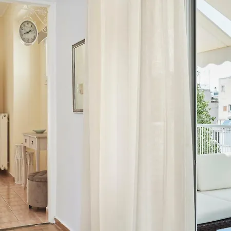 Апартаменты Comfy And Bright Museum Loft Афины